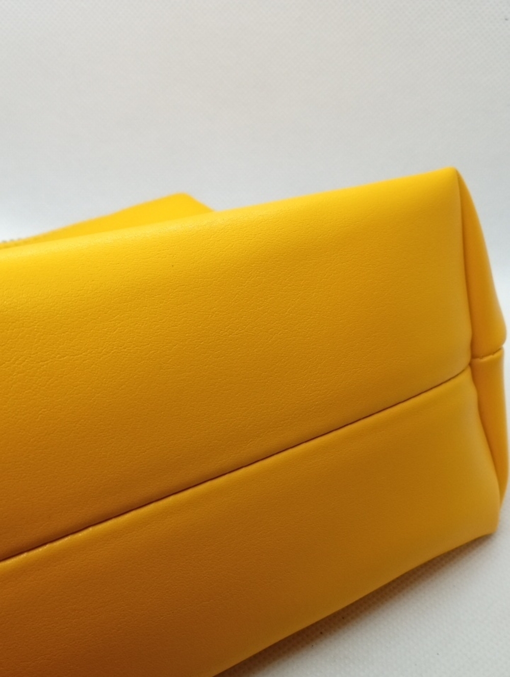 FOREVER 21 MAKE UP BAG - Picture 8 of 8